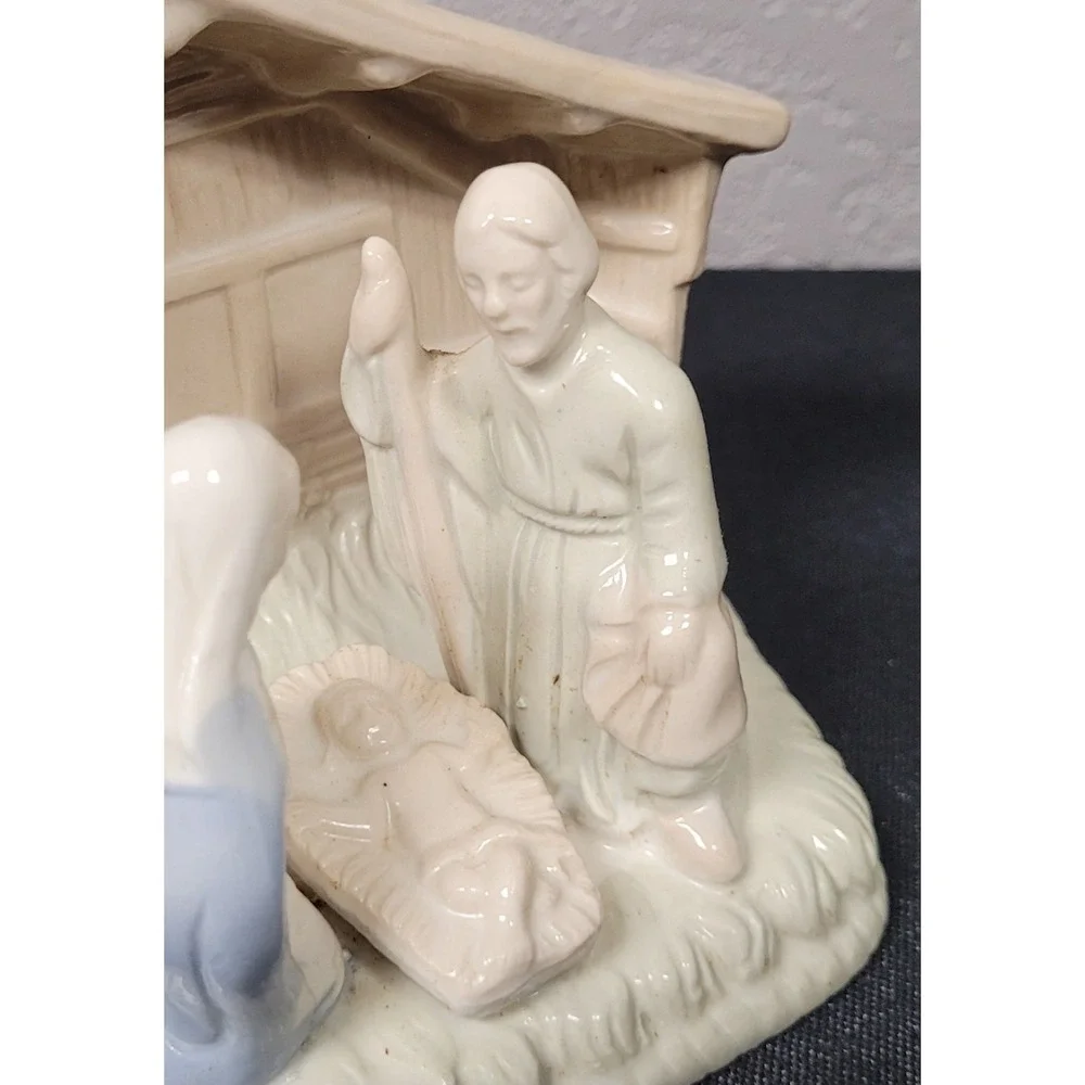 Vintage 1980s/90s Giftco Inc. Single-piece Porcelain Nativity Scene Figurine